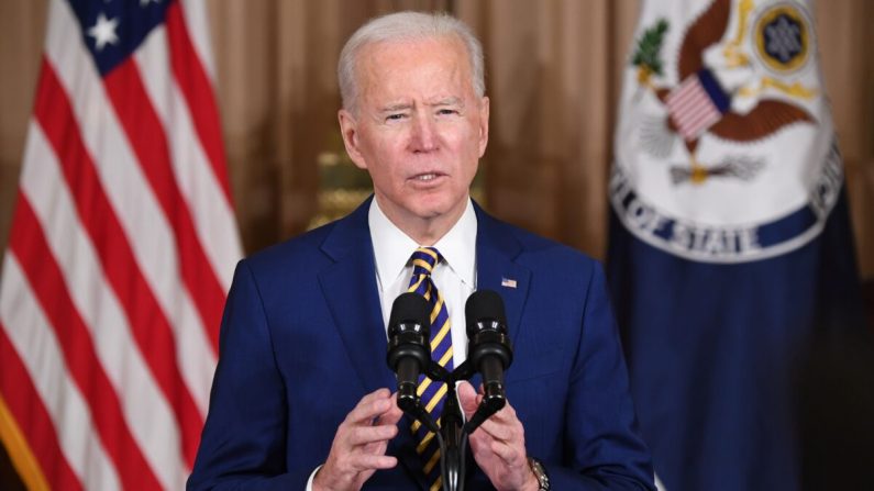 El presidente Joe Biden habla sobre política exterior en el Departamento de Estado, en Washington, el 4 de febrero de 2021. (Saul Loeb/AFP a través de Getty Images)