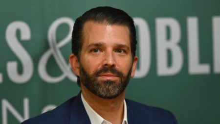 Trump Jr. dice que su padre seguirá impulsando «la agenda de EE. UU. primero» tras su absolución