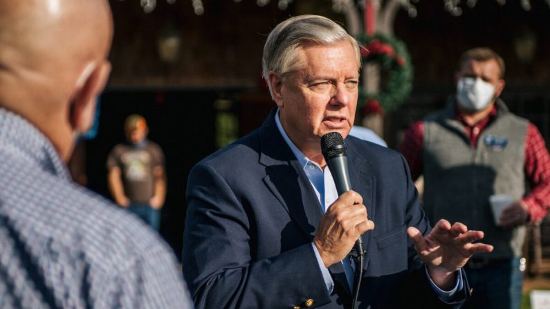 El senador Lindsey Graham (R-S.C.) en un mitin de Win Georgia en Dillard, Georgia, el 31 de diciembre de 2020. (Brandon Bell/Getty Images)
