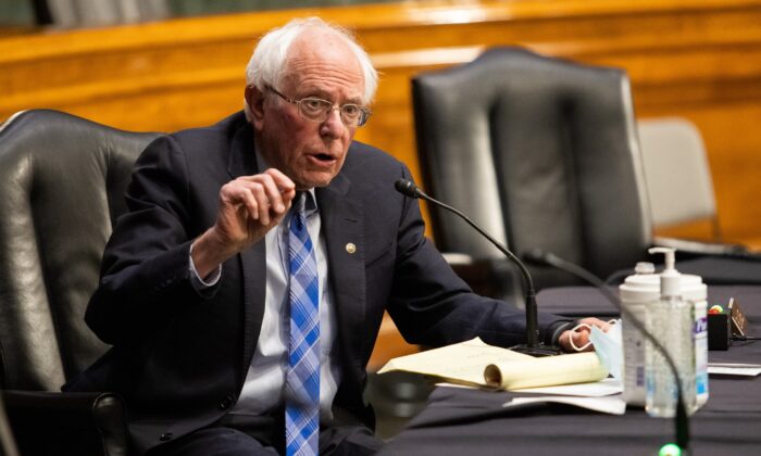 El senador Bernie Sanders (I-Vt.) habla durante una audiencia en el Capitolio, en Washington, el 27 de enero de 2021. (Graeme Jennings/Pool/Getty Images)