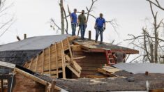 Al menos tres muertos por tormentas y tornados en el sur de EE.UU.