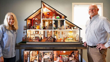 Pareja crea una enorme casa moderna en versión miniatura durante la cuarentena por la COVID-19