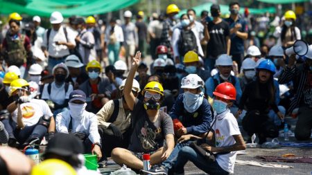 Nueva jornada de protestas en Birmania en medio de condenas por la represión