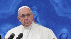 Hospitalizan al papa Francisco en Roma por problemas respiratorios, según medios
