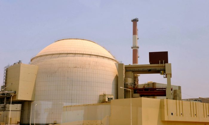 Planta de energía nuclear de Bushehr en el sur de Irán, el 21 de agosto de 2010. (IIPA vía Getty Images)