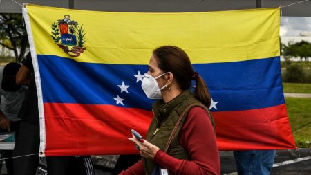 Venezuela cerró 15 emisoras de radio esta semana, según sindicato de prensa