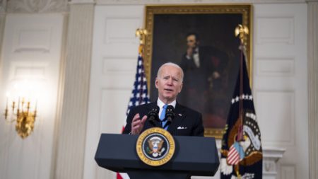 «El mismo viejo tipo de retórica vacía»: Un experto critica la política de Biden respecto a China