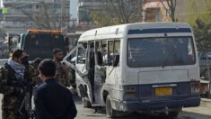 Al menos 4 muertos y 9 heridos en ataque a un autobús del Gobierno afgano en Kabul