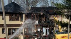 Un bombero, segunda víctima del incendio en residencia de ancianos de Nueva York