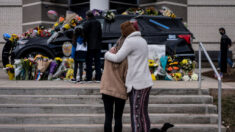 Policía que perdió la vida en el tiroteo masivo de Boulder recibe homenaje como héroe
