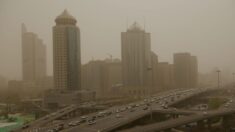 Beijing amanece cubierta por la segunda tormenta de arena en dos semanas