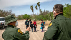 Funcionarios del Departamento de Estado discutien cómo frenar la inmigración en visita a México