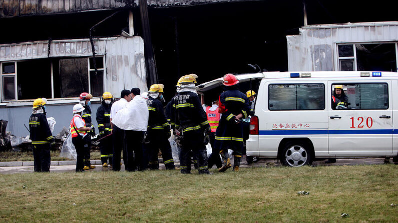 Al menos cuatro personas fallecieron y otras cinco resultaron heridas tras un ataque suicida con explosivos contra un edificio gubernamental en una localidad de la provincia suroriental china de Cantón. (Foto de archivo de STR / AFP a través de Getty Images)