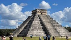 Turista sube al Castillo de Chichén Itzá y testigos exigen doble castigo