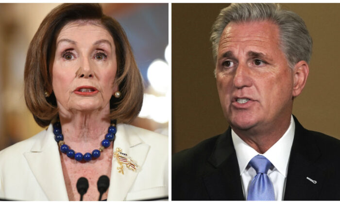 (Iz)-La presidenta de la Cámara de Representantes, Nancy Pelosi, en una foto de archivo. (Saul Loeb/AFP vía Getty Images); (De)-El líder de la minoría de la Cámara, Kevin McCarthy, en una foto de archivo. (Alex Wong/Getty Images)