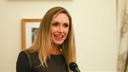 Culpar a Trump por la crisis fronteriza es algo ‘ridículo’: Lara Trump