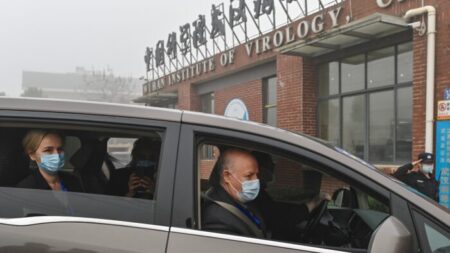 EE.UU. deja de financiar el laboratorio de virología de Wuhan, sus experimentos “violaban” condiciones