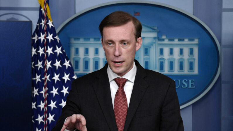 El asesor de seguridad nacional Jake Sullivan habla durante la rueda de prensa diaria en la Casa Blanca, en Washington, el 12 de marzo de 2021. (Olivier Douliery/AFP vía Getty Images)
