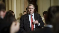 Situación en la frontera con México «se acerca a una crisis», dice senador demócrata Jeff Merkley