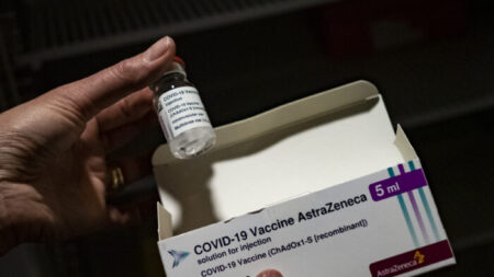 Actualización virus del PCCh: 1 muerto y 1 enfermo grave en Dinamarca tras vacunación con AstraZeneca