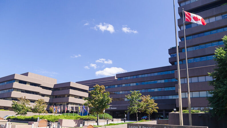 El edificio Lester B. Pearson, sede de Global Affairs Canada. (Norman Maddeaux/flickr [CC BY-NC-ND 2.0])