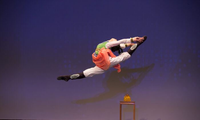 Elsie Shi, bailarina de Shen Yun Performing Arts, ganó el Premio de Oro en el Concurso Internacional de Danza China Clásica NTD 2016. (Larry Dye)