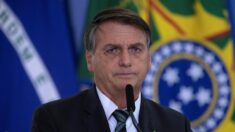 Bolsonaro avisa que puede actuar por decreto contra restricciones por covid-19