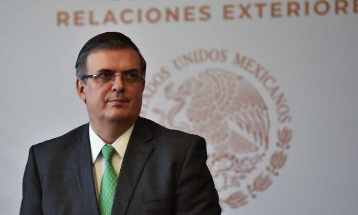 El canciller de Relaciones Exteriores de México, Marcelo Ebrard, ofrece una conferencia de prensa en la Ciudad de México el 15 de julio de 2019. (Rodrigo Arangua/AFP vía Getty Images)