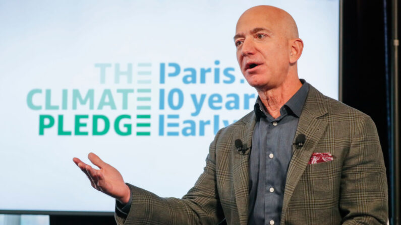 El CEO de Amazon, Jeff Bezos, anuncia la cofundación de The Climate Pledge en el National Press Club el 19 de septiembre de 2019 en Washington, DC. (Paul Morigi/Getty Images para Amazon)