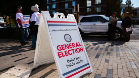 Legisladores de Kentucky aprueban proyecto de reforma electoral «fácil votar, difícil engañar»