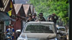 Bombardeos empujan a miles de birmanos a frontera con Tailandia