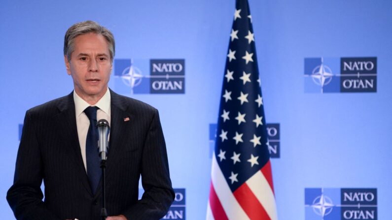 El secretario de Estado de EE.UU., Antony Blinken, habla durante una rueda de prensa con el jefe de la alianza transatlántica OTAN el 14 de abril de 2021 en la sede de la OTAN en Bruselas, (JOHANNA GERON/POOL/AFP vía Getty Images)