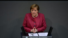 Merkel recibe la primera dosis de la vacuna de AstraZeneca