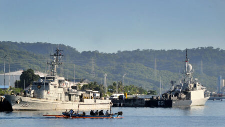 Autoridades de Indonesia dan por hundido el submarino desaparecido