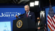 Administración Biden anuncia planes para frenar «armas fantasma» e impulsar legislación de «bandera roja»