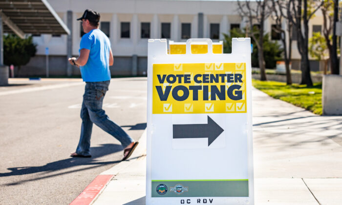 El Registro de Votantes del Condado de Orange en Santa Ana, California, el 5 de marzo de 2021. (John Fredricks/The Epoch Times)