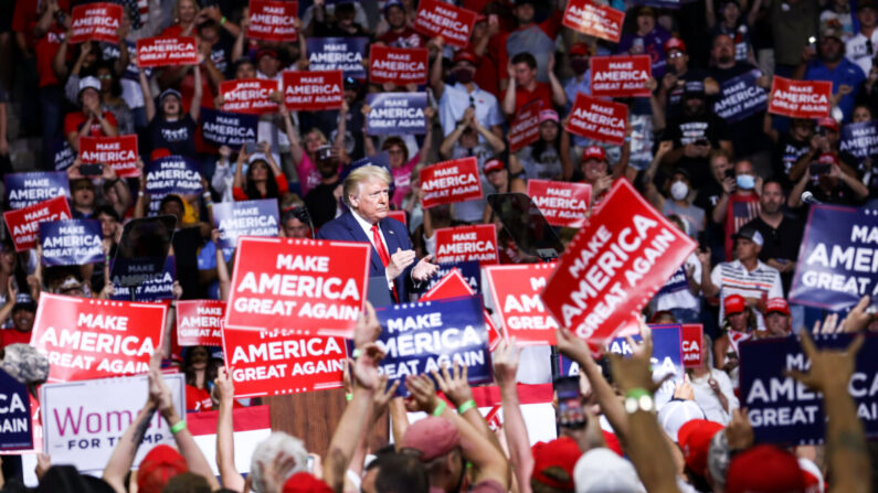 El presidente Donald Trump en un acto de campaña en el BOK Center de Tulsa, Oklahoma, el 19 de junio de 2020. (Charlotte Cuthbertson/The Epoch Times)
