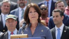 Representante demócrata Cheri Bustos anuncia su retiro del Congreso