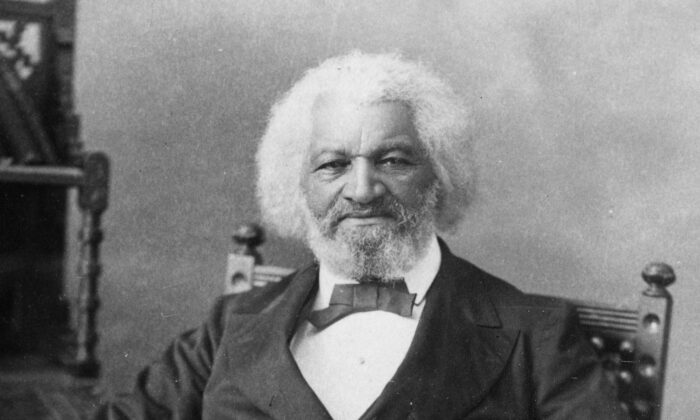 Orador, abolicionista, escritor y esclavo fugitivo estadounidense, Frederick Douglass (1817-1895), imagen tomada alrededor de 1880. (MPI/Getty Images)