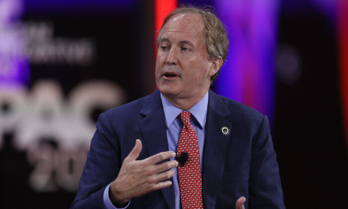 Ken Paxton, fiscal general de Texas, habla durante un panel de discusión durante la Conferencia de Acción Política Conservadora en Orlando, Florida, el 27 de febrero de 2021. (Joe Raedle/Getty Images)