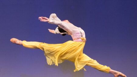Perfil de una artista: La magia en los movimientos de la bailarina principal de Shen Yun, Michelle Lian