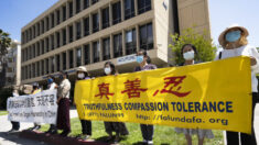 Concentración en el consulado chino de Los Ángeles pide el fin de una nueva persecución en Hong Kong
