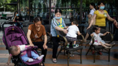 China permite un tercer hijo para abordar su crisis demográfica