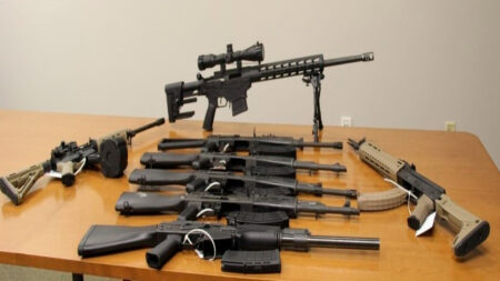 Corte Suprema de EE.UU. va a considerar si la demanda de México contra fabricantes de armas procede