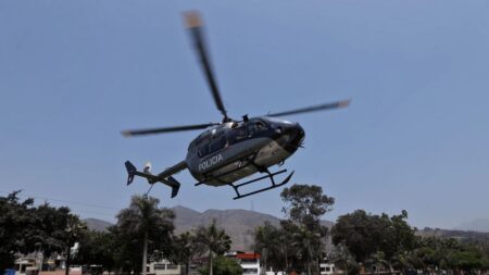 Desaparece un helicóptero policial con 5 tripulantes en el sur del Perú