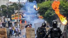 Continúan manifestaciones en Colombia en contra de reforma tributaria del Gobierno