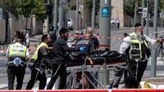 Un agresor palestino muerto y dos israelíes heridos en ataque en Jerusalén