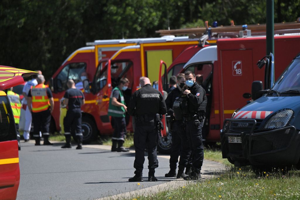 Cinco heridos graves en tiroteo con cientos de implicados en ciudad francesa de Poitiers