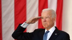 Biden asiste a ceremonia de Día de la Recordación y rinde homenaje a miembros del servicio militar caídos