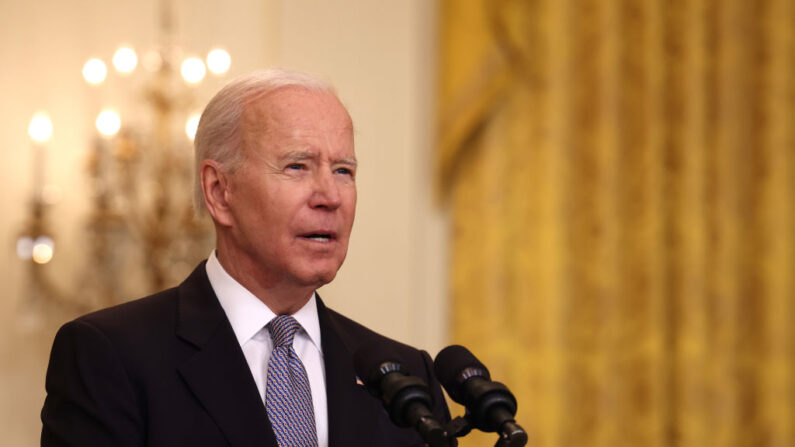 El presidente de Estados Unidos, Joe Biden, en la Sala Este de la Casa Blanca el 17 de mayo de 2021 en Washington, DC. (Anna Moneymaker/Getty Images)